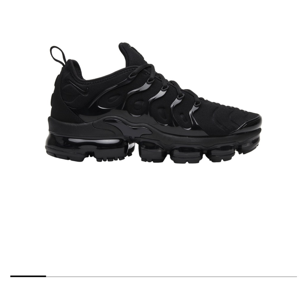 Air Vapormax Plus in Triple Black 🕶